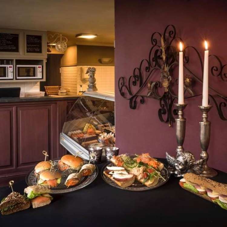 sandwicherie-pain-deco-geel-2