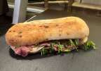 Saltimbocca Pastrami (pain long) - Snack traiteur Gaston - Evere